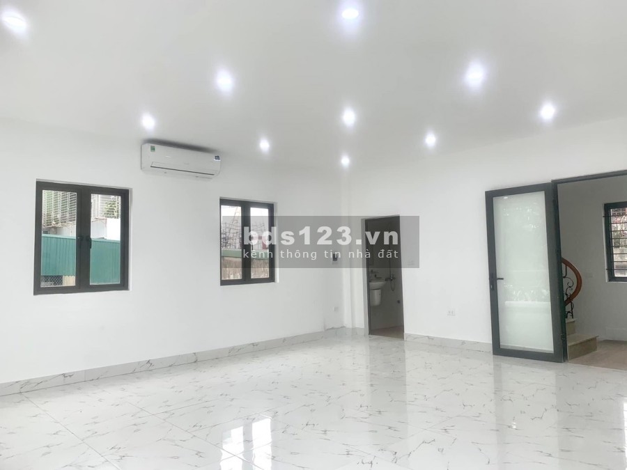 Mặt phố Trần Khát Chân, dtsd 55m2 6 tầng đúc lô góc vỉa hè rộng thang máy, giá 25.5 tỷ