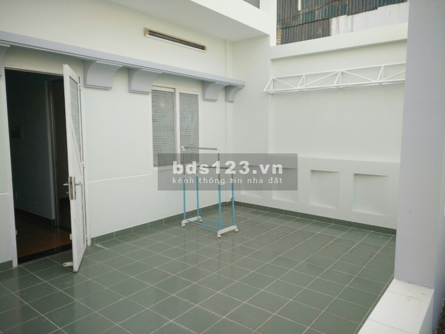 Cần cho thuê nhà mặt phố 270 Đường Cao Lỗ, P4, Q8 chính chủ (nhà mới tinh luôn nhé)