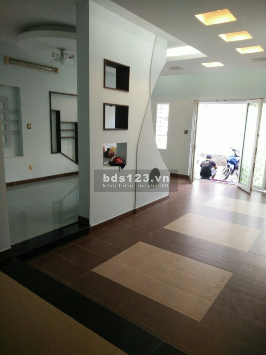 Cần cho thuê nhà mặt phố 270 Đường Cao Lỗ, P4, Q8 chính chủ (nhà mới tinh luôn nhé)