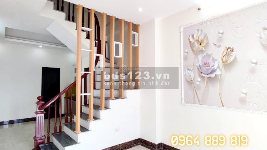 Bán nhà nguyên căn 1.3 tỷ khu vực Phụng Châu gàn bến xe Yên Nghĩa, liên hệ 0964889819