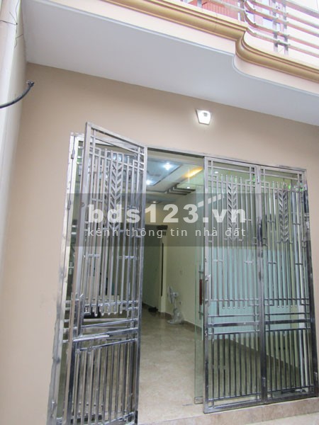 Bán nhà Trưng Nhị Hà Đông, diện tích 32m2, giá bán 2.7 tỷ, khu vực dân trí cao, đúc 3 tầng