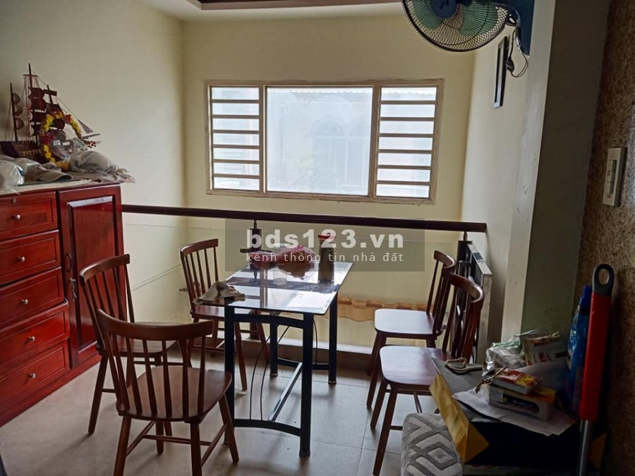 Bán nhà chính chủ mặt tiền hẻm 1 trệt 3 lầu gần chợ tiện mua bán liên hệ 0702501942