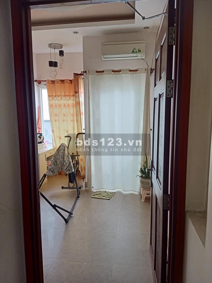 Bán nhà chính chủ mặt tiền hẻm 1 trệt 3 lầu gần chợ tiện mua bán liên hệ 0702501942