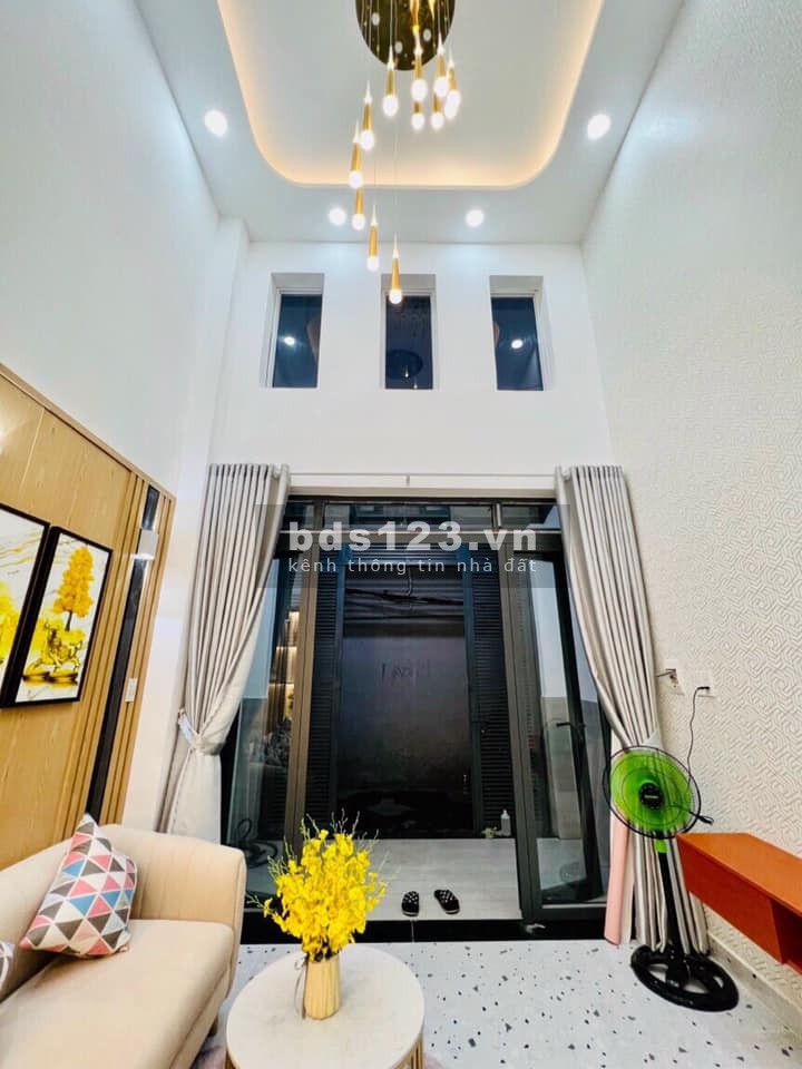Huỳnh Văn Nghệ P15 xe hơi ngủ trước, gồm 1 lửn, 1 lầu, dtsd 55m2, giá bán chỉ 5 tỷ