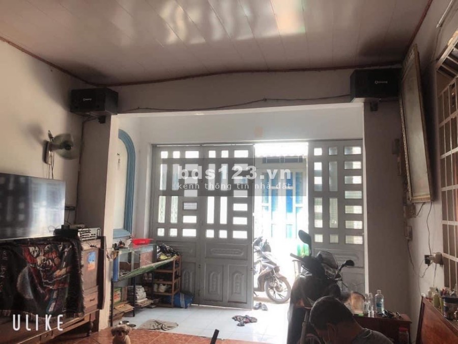 Ngang lớn một bước ra đường lớn, khu dân cư hiện hữu chủ bán gấp, bàn giao sổ ngay