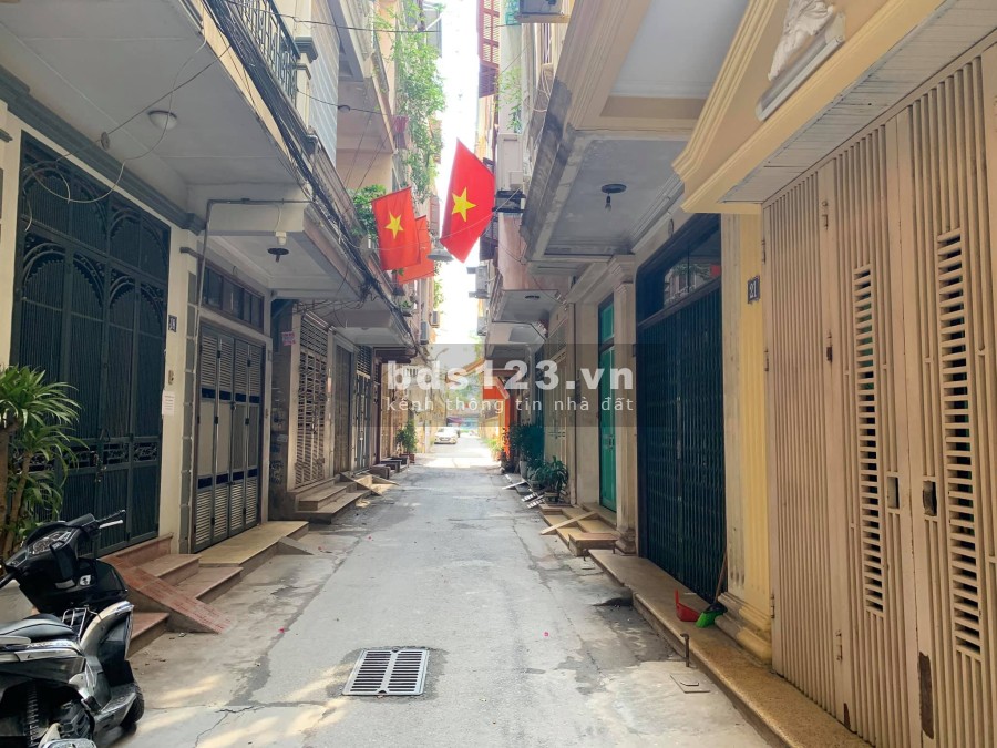 Nhà nguyên căn đẹp Phùng Chí Kiên, dtsd 45m2, 5 tầng đúc, ngõ rộng giá 7 tỷ pháp lý chuẩn