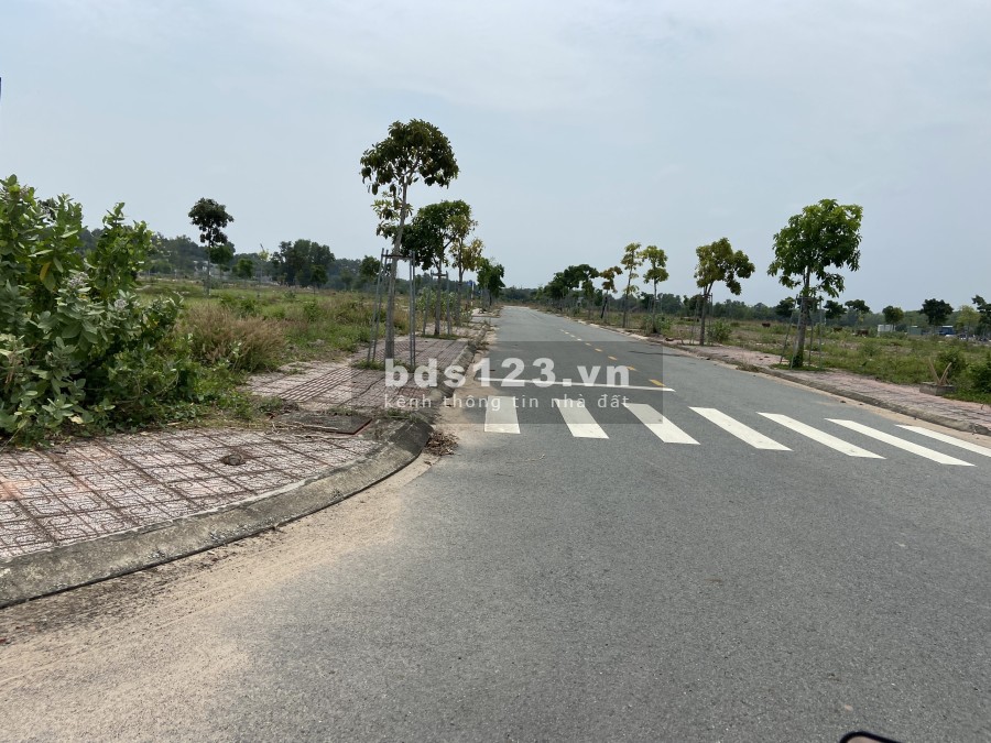 Cần bán lô đất S=100m2 mặt tiền đường Hùng Vương ven sông Thị Tính, LH 0335166099