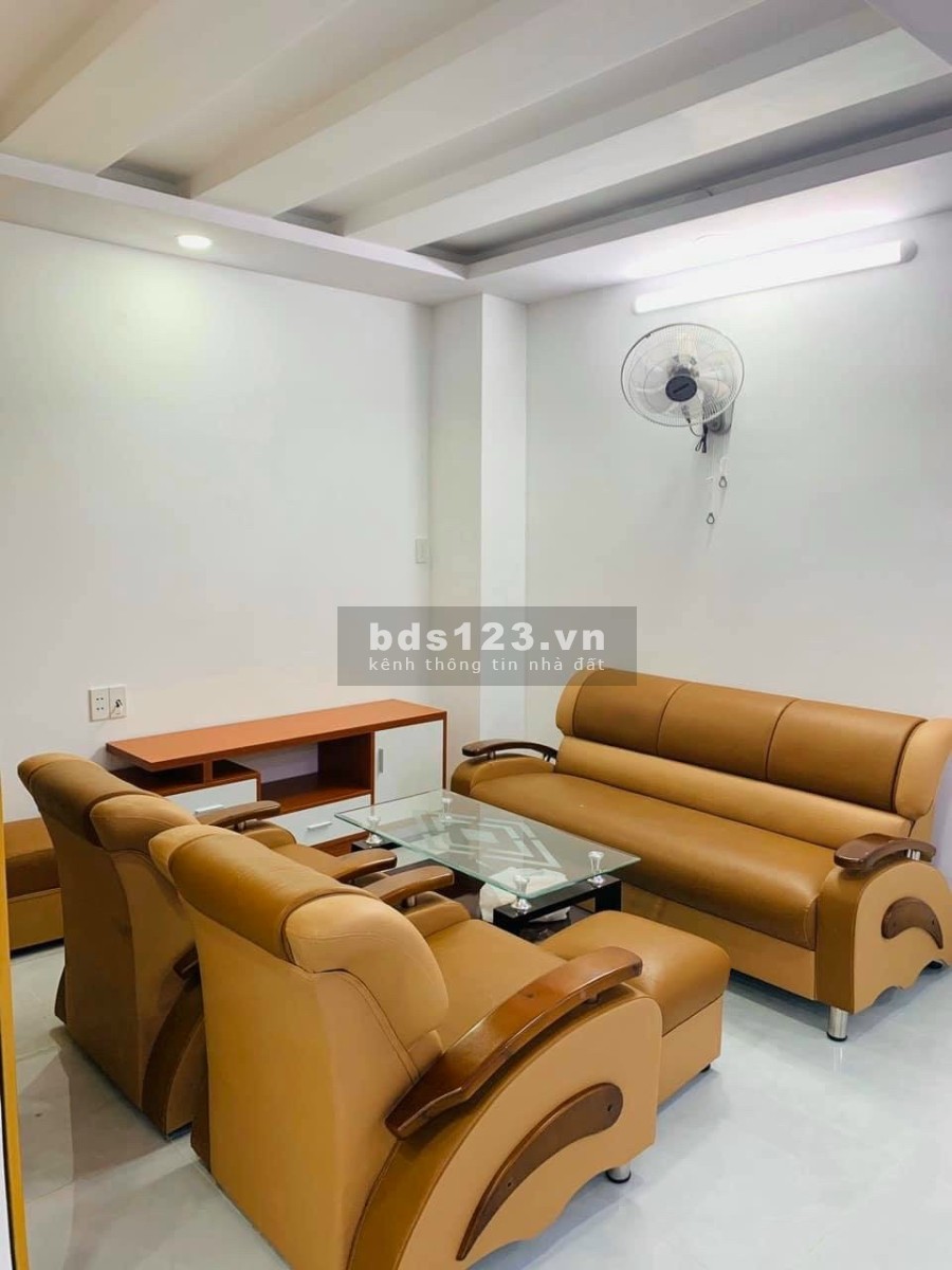 Bán nhà 4 lầu, hẻm 6m. Sát mặt tiền đường khu dân trí cao giá thương lượng, lh 0704680423