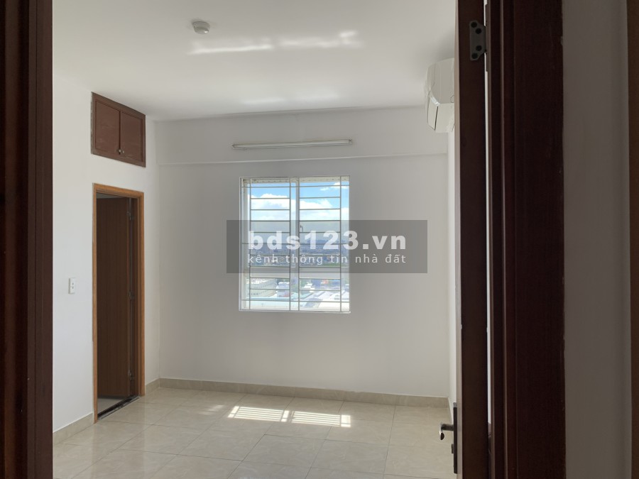 Chính chủ bán cc Tecco Green Nest Quận 12, căn góc 65m2, 2PN, 2 ban công, lầu cao, view Quận 1