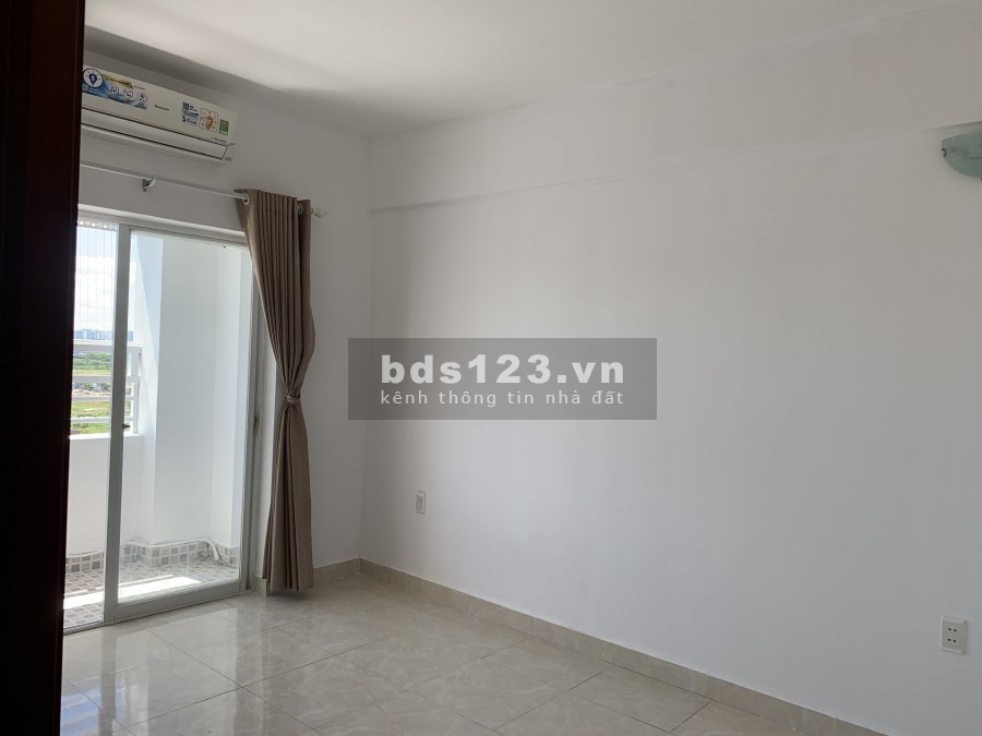Chính chủ bán cc Tecco Green Nest Quận 12, căn góc 65m2, 2PN, 2 ban công, lầu cao, view Quận 1