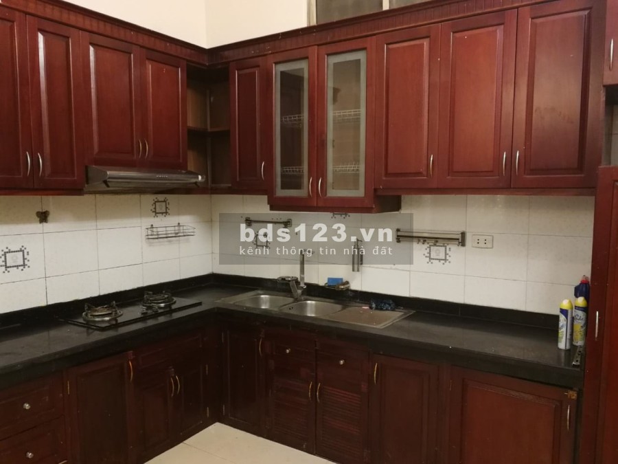 Bán nhà Phương Mai Đống Đa cạnh hồ Phương Mai, ô tô đỗ cửa, giá chỉ 6.3 tỷ có sẵn sổ