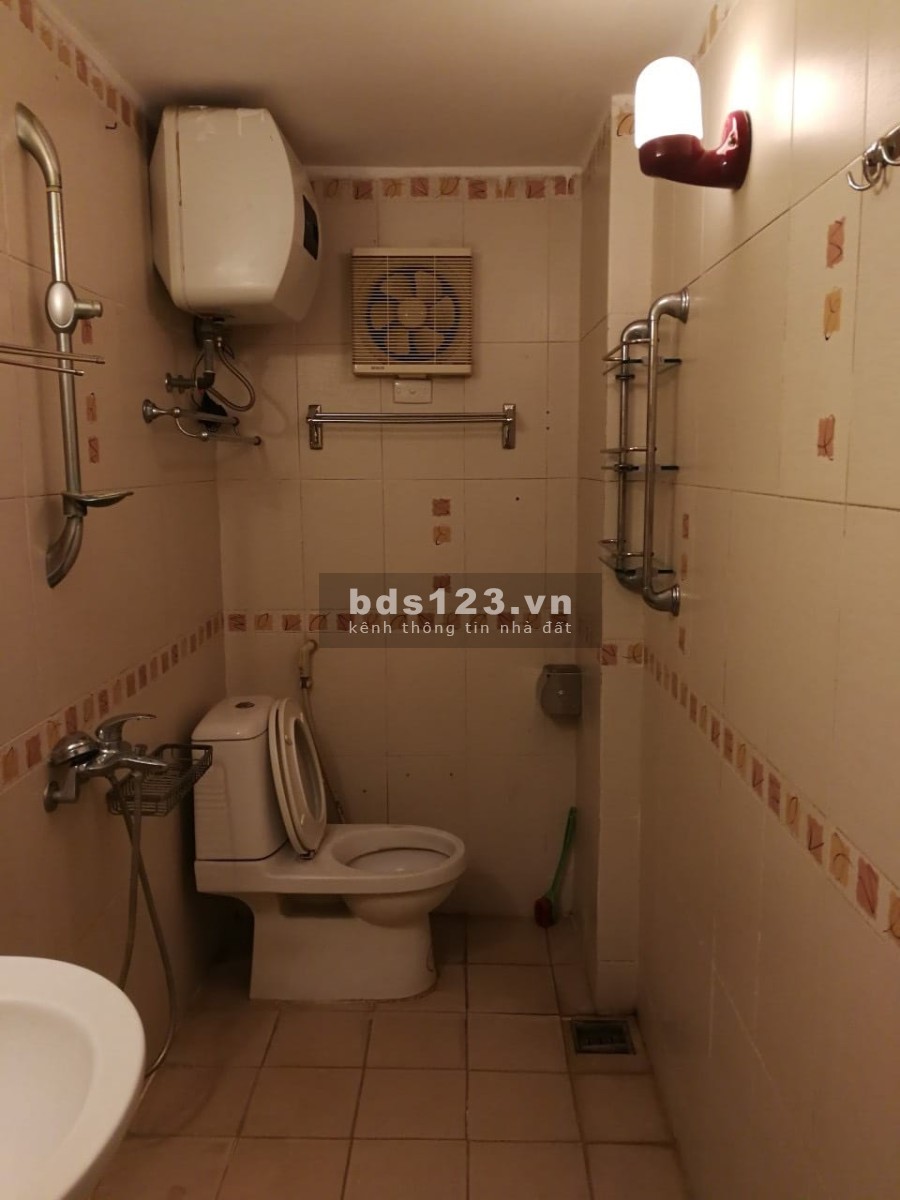 Bán nhà Phương Mai Đống Đa cạnh hồ Phương Mai, ô tô đỗ cửa, giá chỉ 6.3 tỷ có sẵn sổ