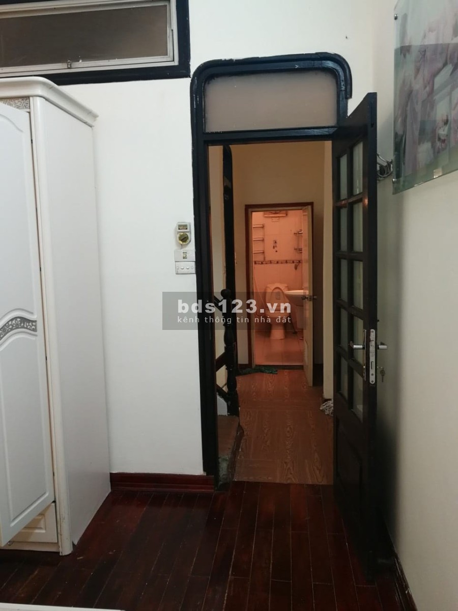 Bán nhà Phương Mai Đống Đa cạnh hồ Phương Mai, ô tô đỗ cửa, giá chỉ 6.3 tỷ có sẵn sổ
