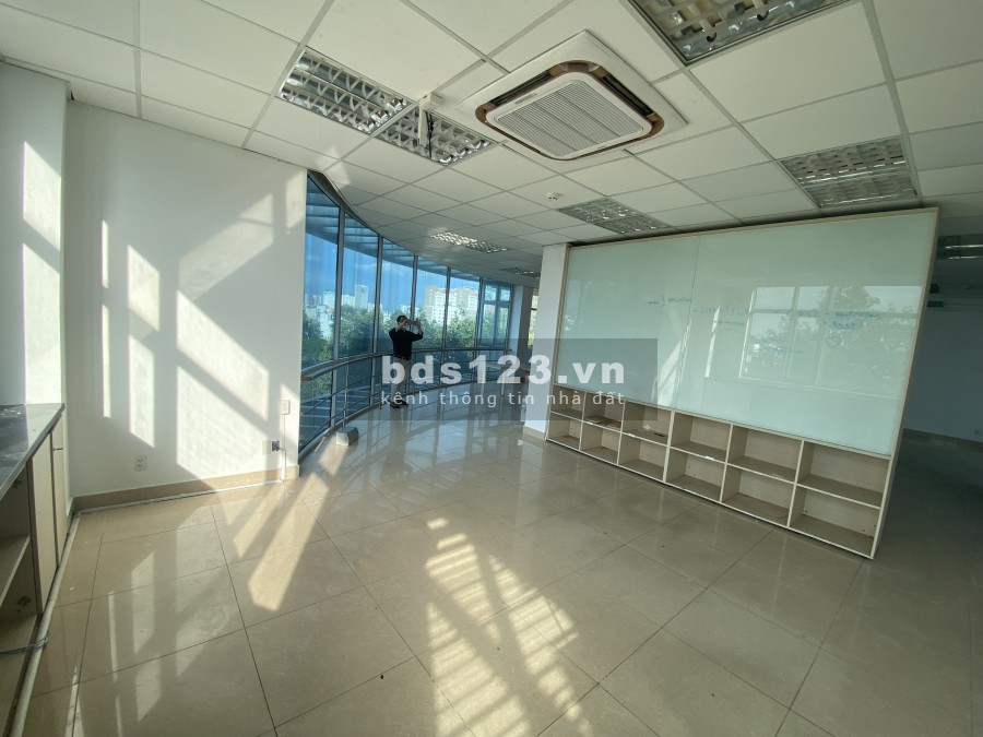 Văn phòng Quận 1 giảm giá cho thuê diện tích dử dụng 90m2 giá cho thuê 27 triệu/tháng