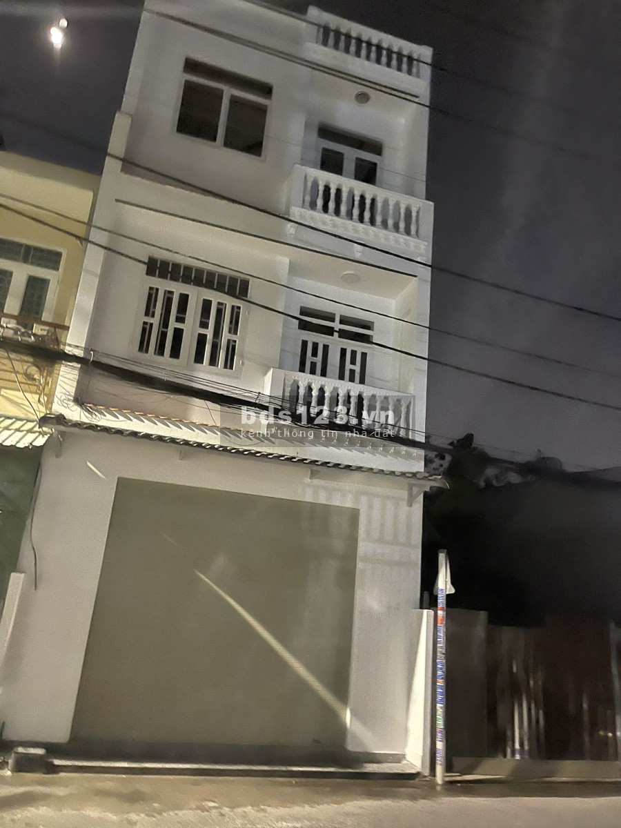 Bán nhà nguyên căn mặt tiền Quận 12 đường 8m, Nguyễn Ảnh Thủ, sổ đỏ chính chủ