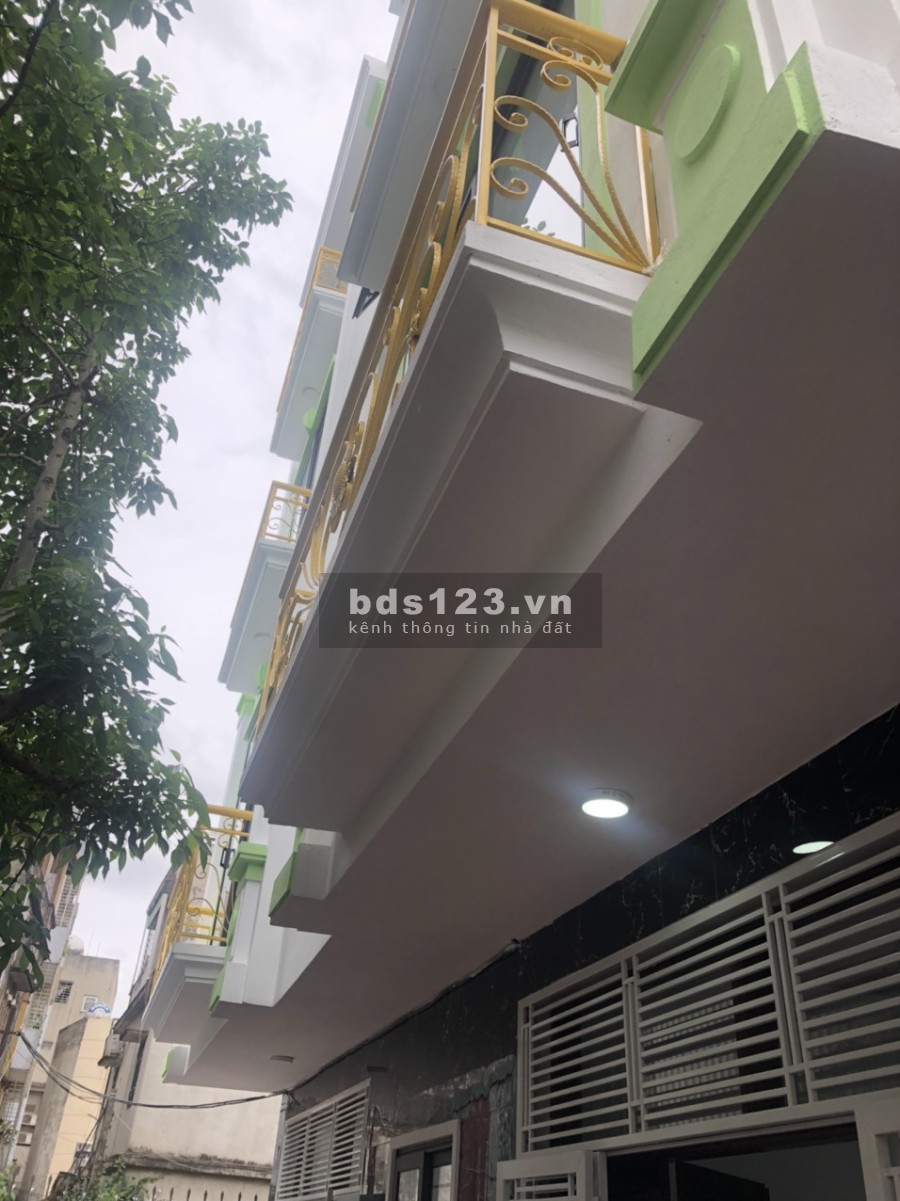 Chỉ 4 tỷ có nhà mới diện tích 36.5x4m2 ôtô đỗ ngày đêm cách 20m giá 3.97 tỷ, lh 0889712311