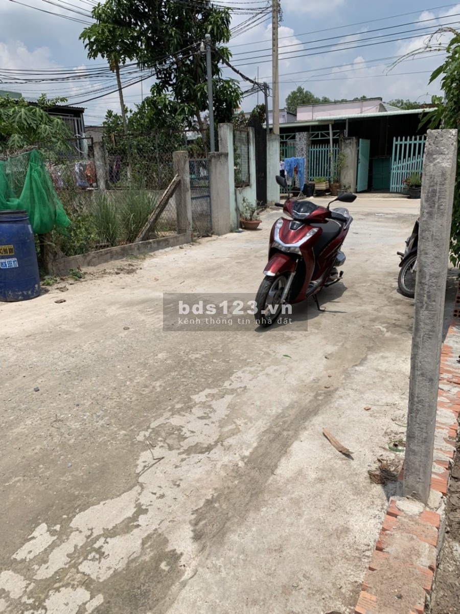 Bán nhanh lô đất diện tích sử dụng 100m2 tại Khu Phố 1 giáp Thủ Dầu Một,