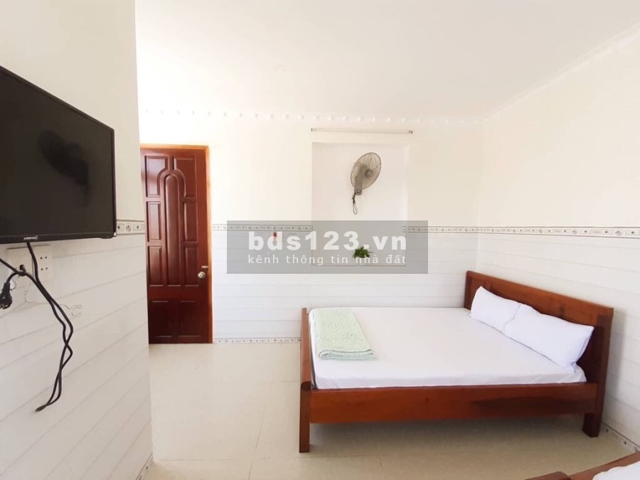 Bán khách sạn hẻm Thùy Vân khu bãi sau vị trí đắc địa ngành du lịch liên hệ 0707933341