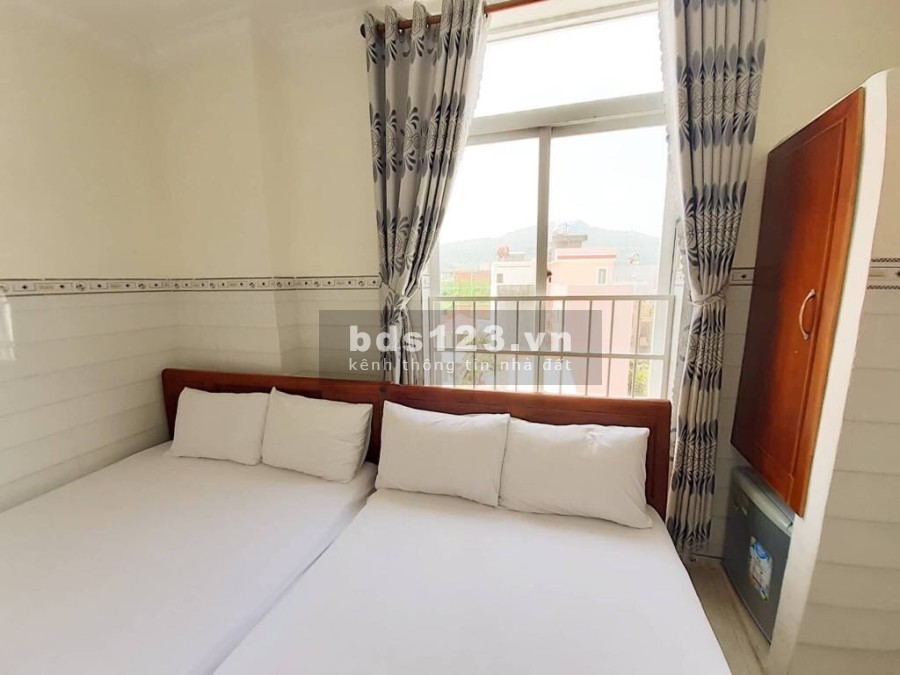 Bán khách sạn hẻm Thùy Vân khu bãi sau vị trí đắc địa ngành du lịch liên hệ 0707933341