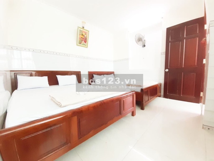 Bán khách sạn hẻm Thùy Vân khu bãi sau vị trí đắc địa ngành du lịch liên hệ 0707933341