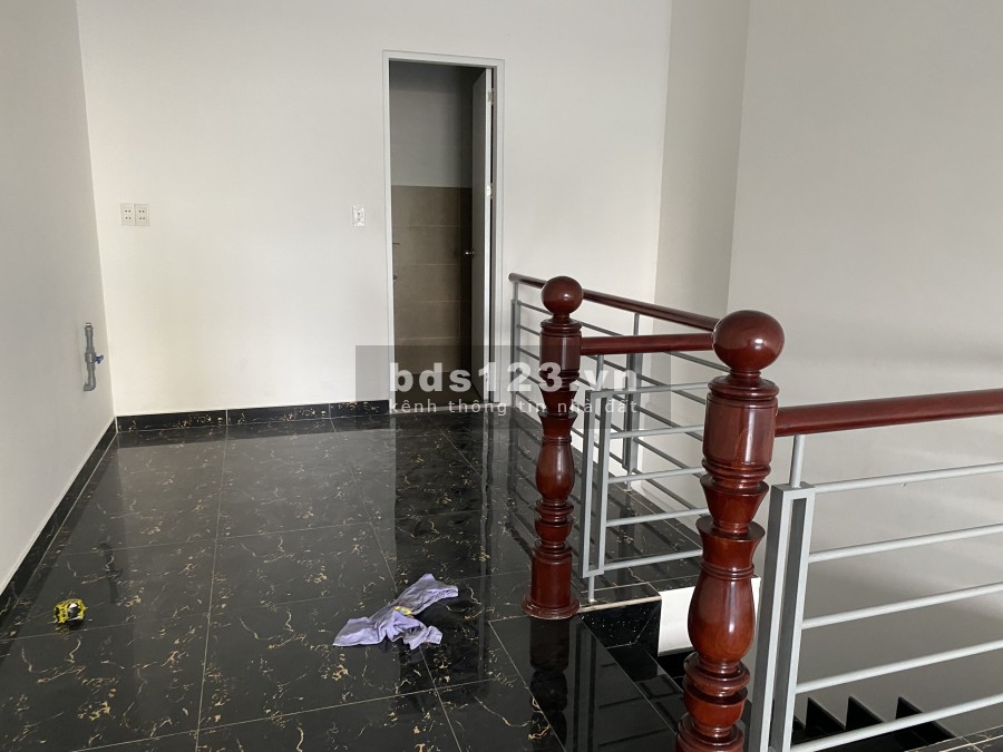 Kẹt tiền bán gấp căn shophouse Moonlight Boulevard 100m2 giá 4,3 tỷ đang có hợp đồng thuê 13tr/tháng
