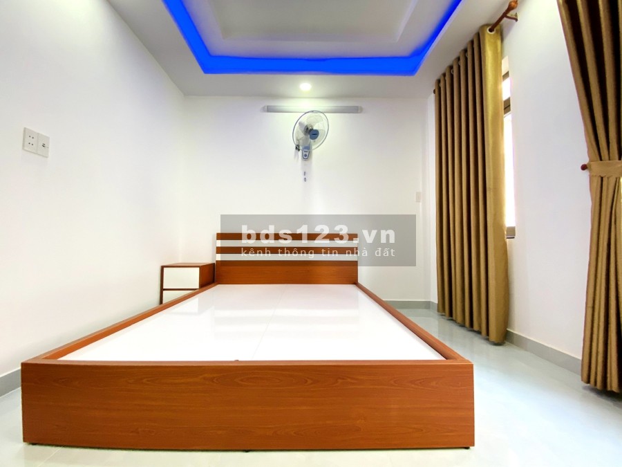 Bán nhà 4 lầu, hẻm 6m. Sát mặt tiền đường khu dân trí cao giá thương lượng, lh 0704680423
