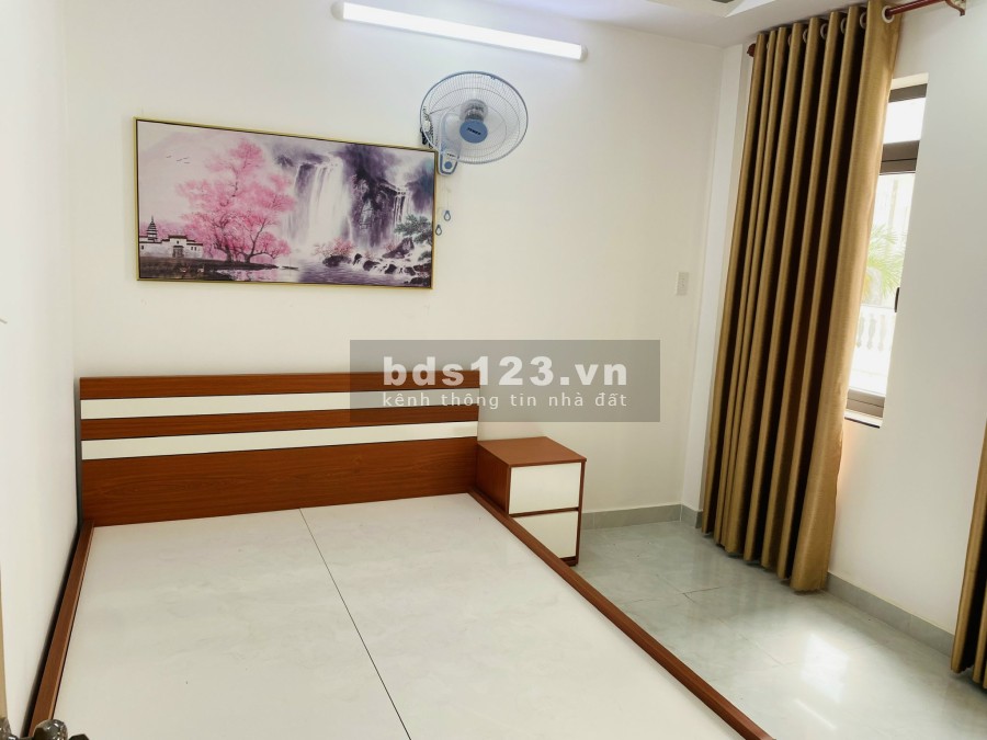 Bán nhà 4 lầu, hẻm 6m. Sát mặt tiền đường khu dân trí cao giá thương lượng, lh 0704680423