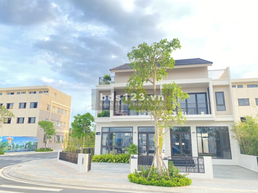 CHỈ CÒN 2 nền 5x20m đường 16m cạnh công viên 3 ha gần sân bay Long Thành, Sổ hồng riêng TT 12 tháng