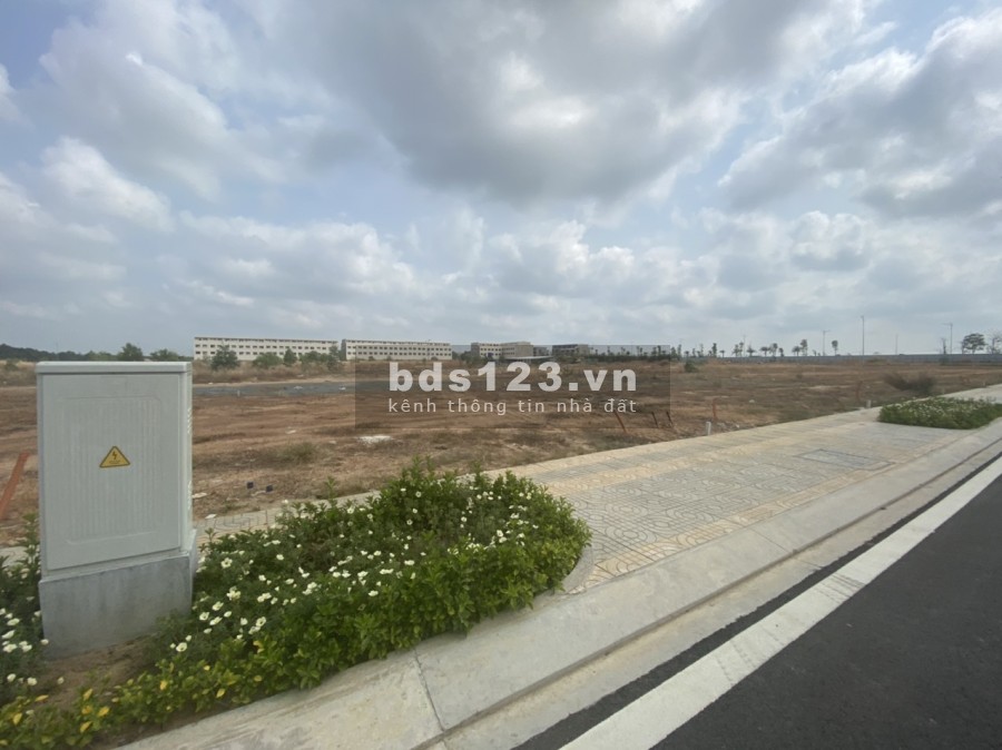 CHỈ CÒN 2 nền 5x20m đường 16m cạnh công viên 3 ha gần sân bay Long Thành, Sổ hồng riêng TT 12 tháng