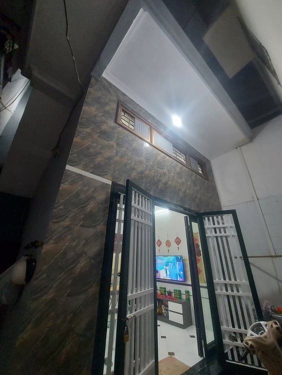 RẺ QUÁ! Bán nhà cách phố Khâm Thiên 20m, Đống Đa 60m x 3 tầng, mt 5m, giá 3.5 tỷ