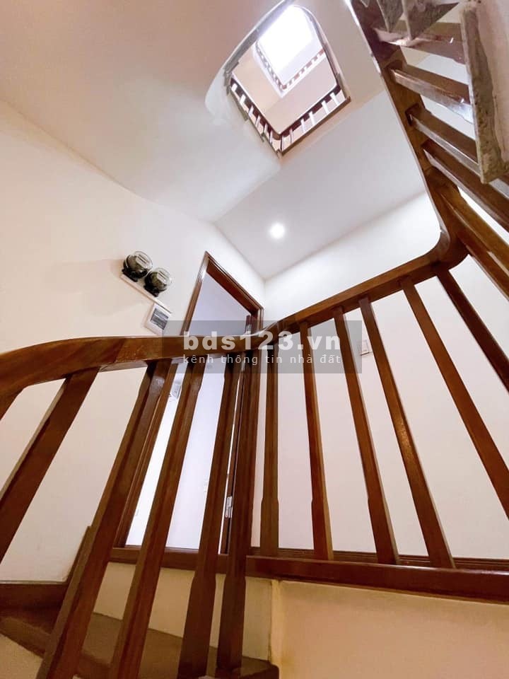 Bán nhà Ngọc Thuỵ ngõ rộng gần Khai Sơn, diện tích sử dụng 45m2, giá bán 4 tỷ, sổ sẵn
