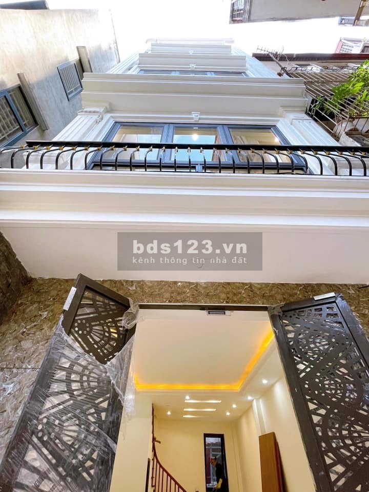 Bán nhà Ngọc Thuỵ ngõ rộng gần Khai Sơn, diện tích sử dụng 45m2, giá bán 4 tỷ, sổ sẵn