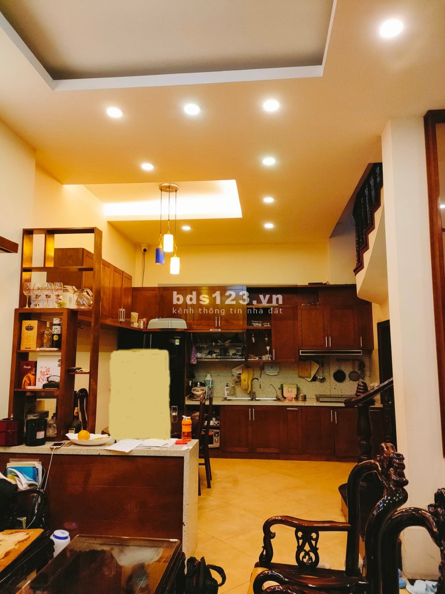 Bán nhà Trần Quốc Hoàn Cầu Giấy ô tô kinh doanh dtsd 50m2, mt 5.6m, 5 tầng giá nhỉnh 11 tỷ