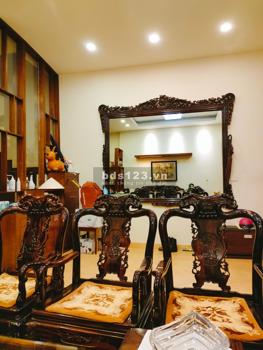 Bán nhà Trần Quốc Hoàn Cầu Giấy ô tô kinh doanh dtsd 50m2, mt 5.6m, 5 tầng giá nhỉnh 11 tỷ