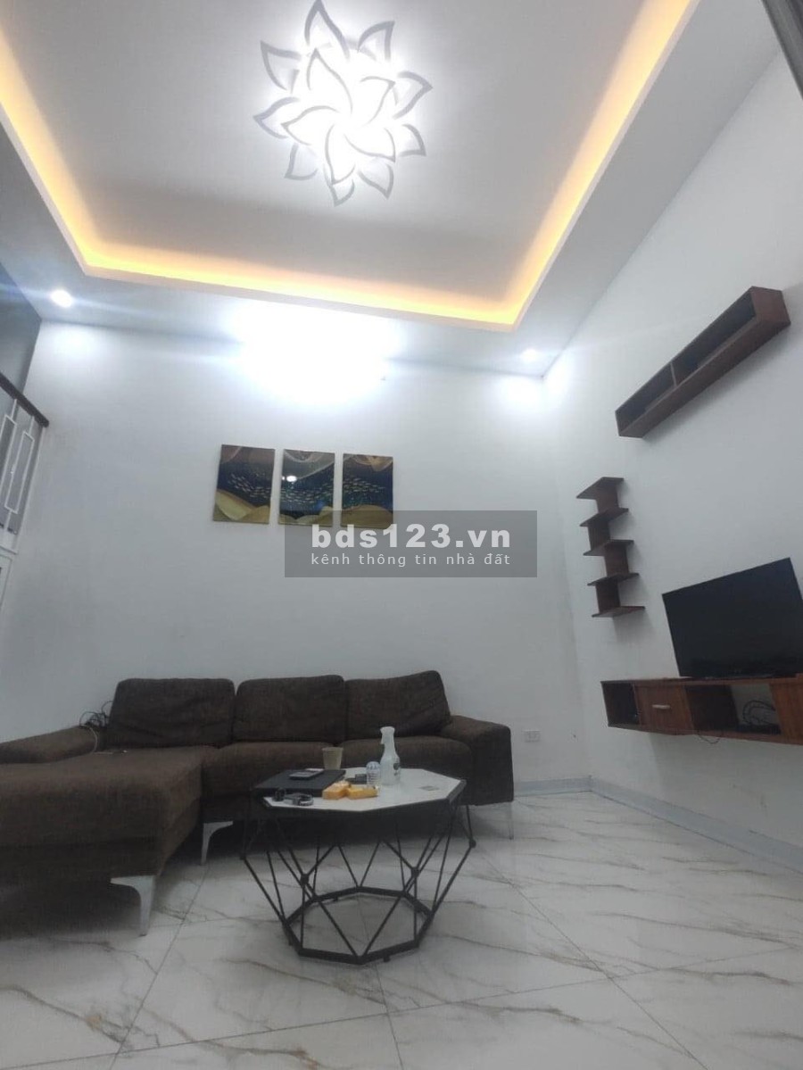 Bán nhà đẹp Quan Nhân diện tích sử dụng 50m2, 4 tầng, mặt tiền 5.2m, ngõ nông, giá chỉ 4.3 tỷ