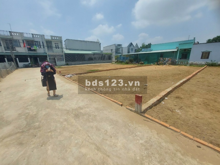 Bán đát TT thị trấn cần giuộc, đất vuông vức, khu DC đog đúc, HXH, nền cao ráo sạch sẽ