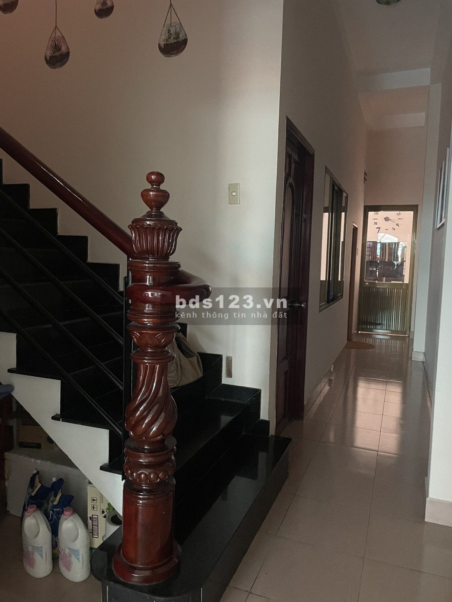 Cho thuê nhà ở Tân Bình, Trường Sơn sát sân bay 330m2 sạch sẽ, nhiều phòng, thoáng mát