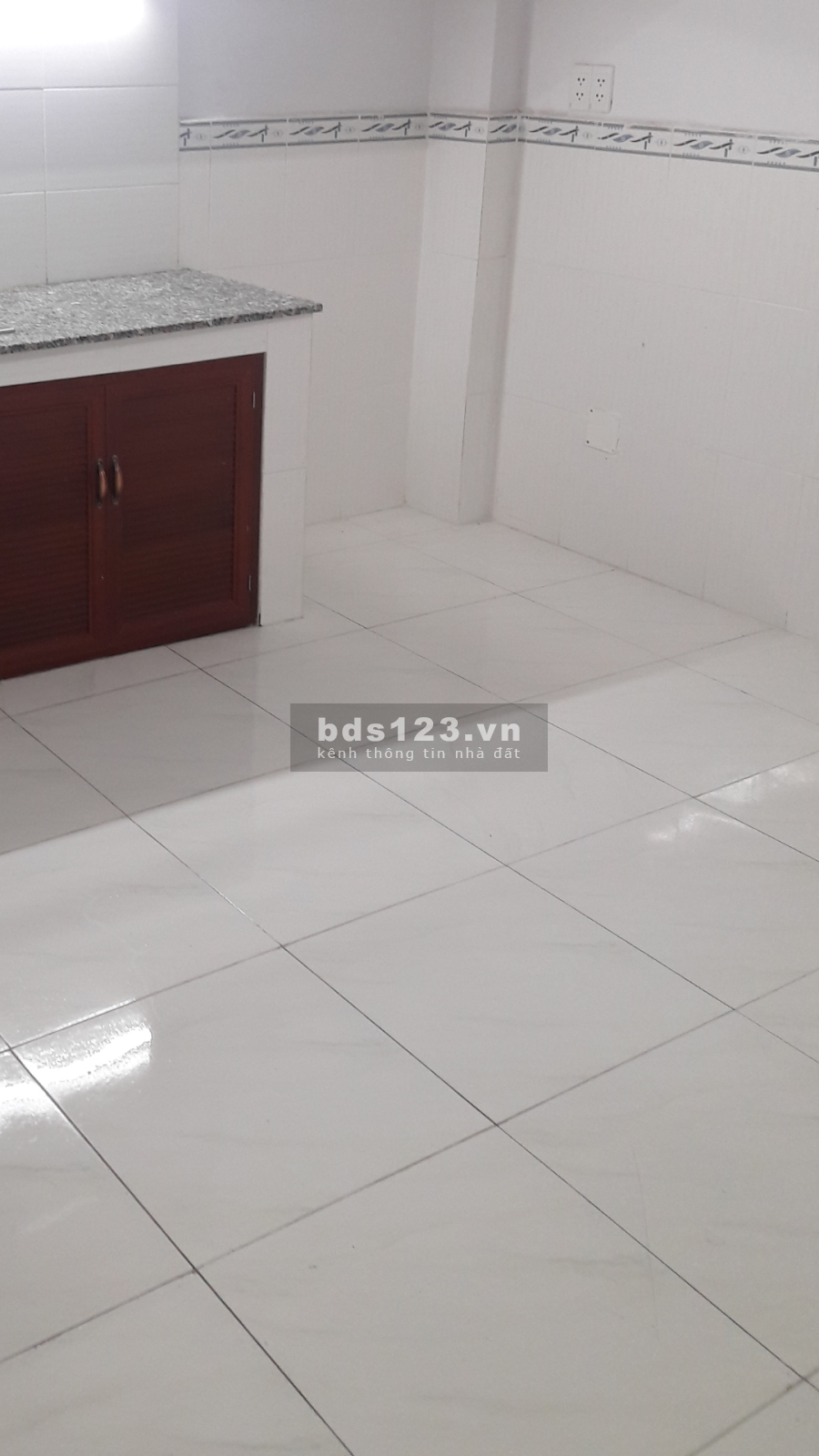 Phòng trọ diện tích sử dụng 20m2 có gác, máy lạnh, tolet riêng giá tốt liên hệ 0938127056