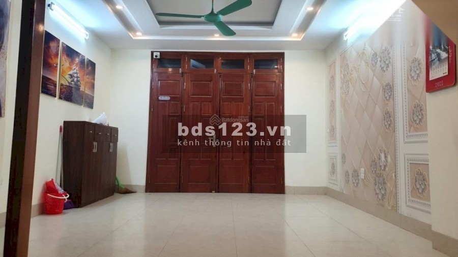 Bán gấp nhà Phạm Văn Đồng, 5 tầng, ô tô vào nhà ngõ kinh doanh giá bán chỉ nhỉnh 6 tỷ
