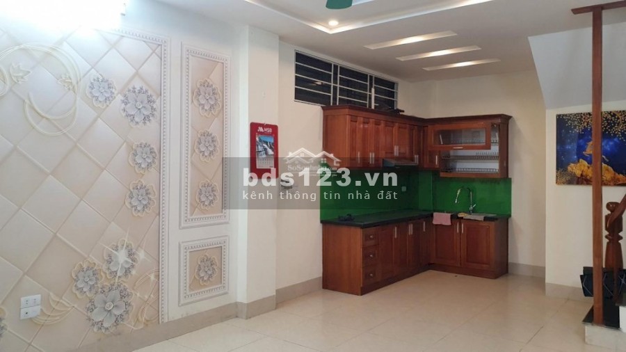 Bán gấp nhà Phạm Văn Đồng, 5 tầng, ô tô vào nhà ngõ kinh doanh giá bán chỉ nhỉnh 6 tỷ