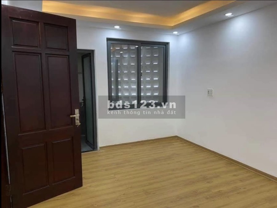 Bán gấp nhà Phạm Văn Đồng, 5 tầng, ô tô vào nhà ngõ kinh doanh giá bán chỉ nhỉnh 6 tỷ