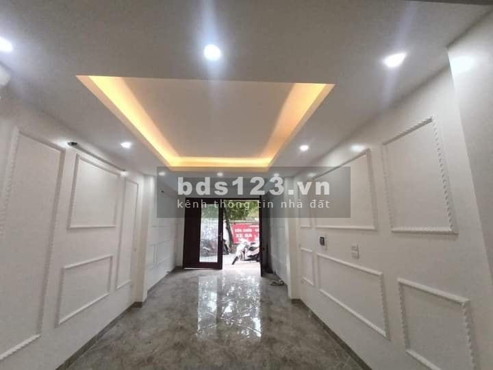 Nhà nguyên căn mới cứng Vũ Tông Phan ô tô vào nhà kinh doanh đỉnh, giá tốt, ban công rộng