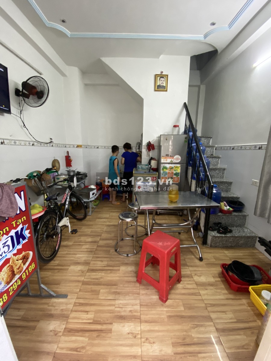 Cần Bán Gấp nhà 4m*4.2m 1 trệt 3 lầu chính chủ, khu dân cư đông đúc sầm uất