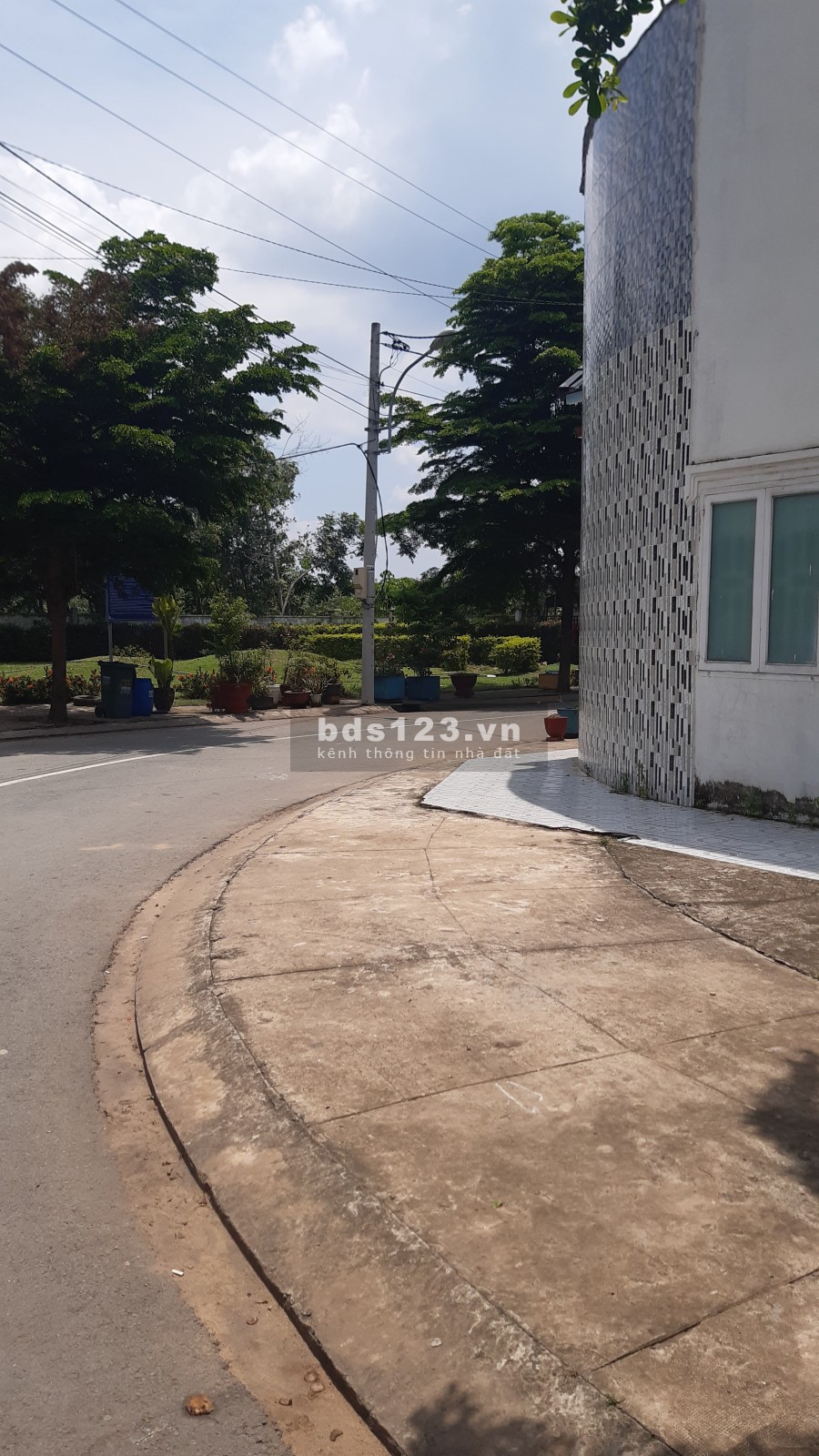 Bán đất gấp chính chủ diện tích 110m2 full thổ cư, dân cư kín, pháp lý chính chủ