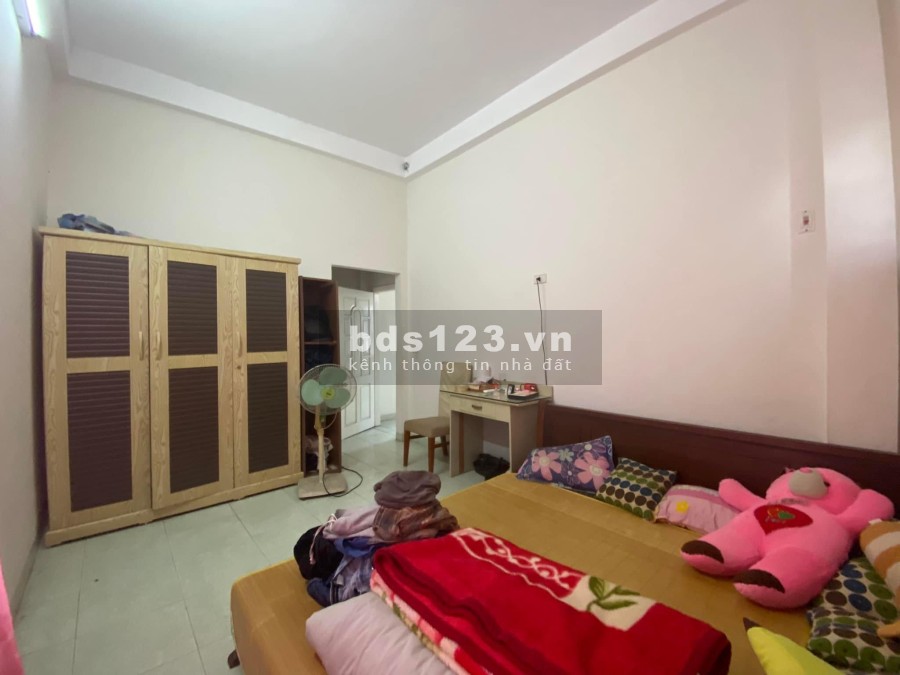 Bán nhà cực hiếm, Đường Phú Diễn, 4 tầng Dtsd 52m2/tầng, lô góc, ô tô vào nhà, Giá chỉ 4,25 tỷ