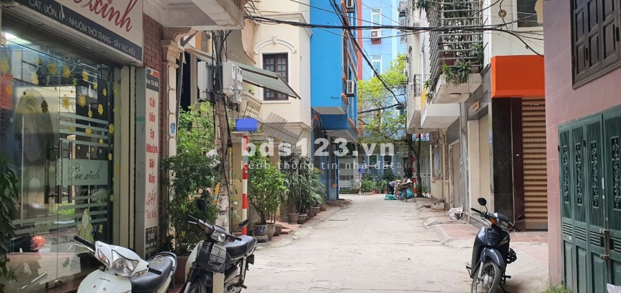 Bán nhà Hoàng Quốc Việt Cầu Giấy ô tô kinh doanh diện tích 45m2, mặt tiền 4m, 5 tầng, giá 7 tỷ