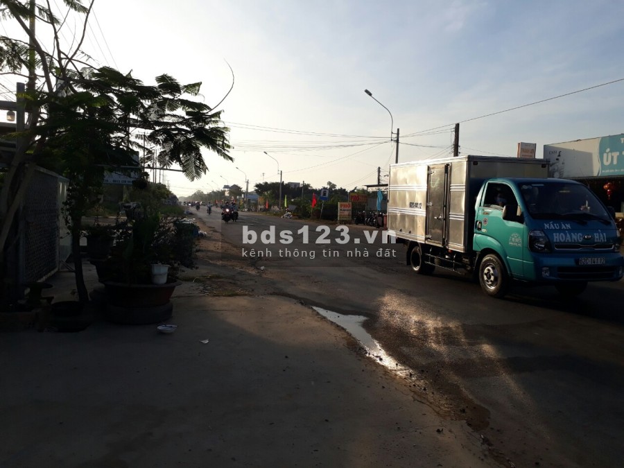 Cho thuê mặt bằng kinh doanh, mặt tiền Quốc Lộ 50, khu dân trí, ưu tiên khách thuê dài hạn