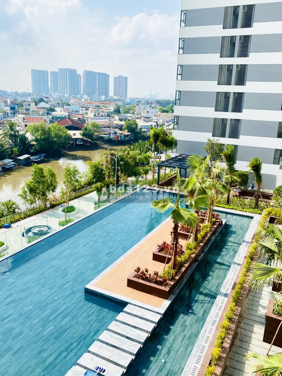 Căn hộ view sông, 2PN 2WC, đã có sổ hồng, nội thất cao cấp, giá 4,5 tỷ. LH: 0917999515