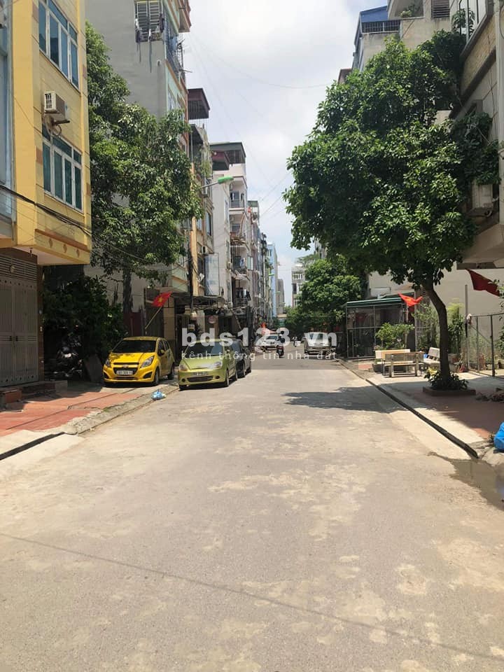 Bán đất đầu tư sinh lời mặt phố Nam Dư dtsd 478m2, mặt tiền 17m, giá bán 64 ty, sổ sẵn