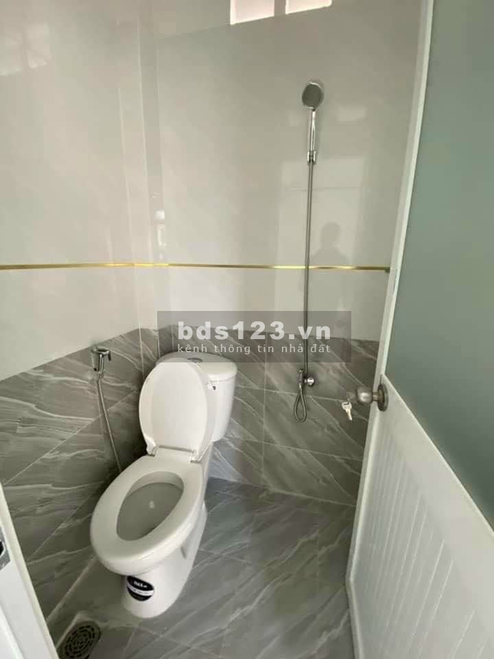 Nhà Hot! Giá rẻ! Sổ đẹp , hẻm xe tải chạy bon bon tới cửa , nhà đẹp đang cần chủ vào ở ngay.